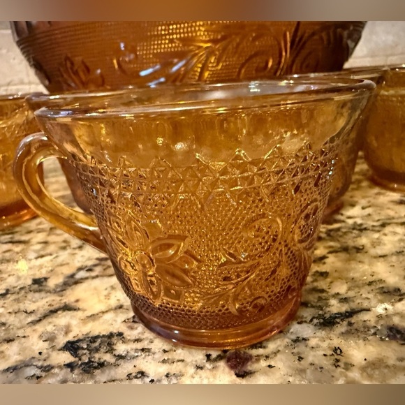 Indiana Glass / Tiara Vintage Amber Punch Bowl. 13”X 7” and 7 cups. - Picture 10 of 10